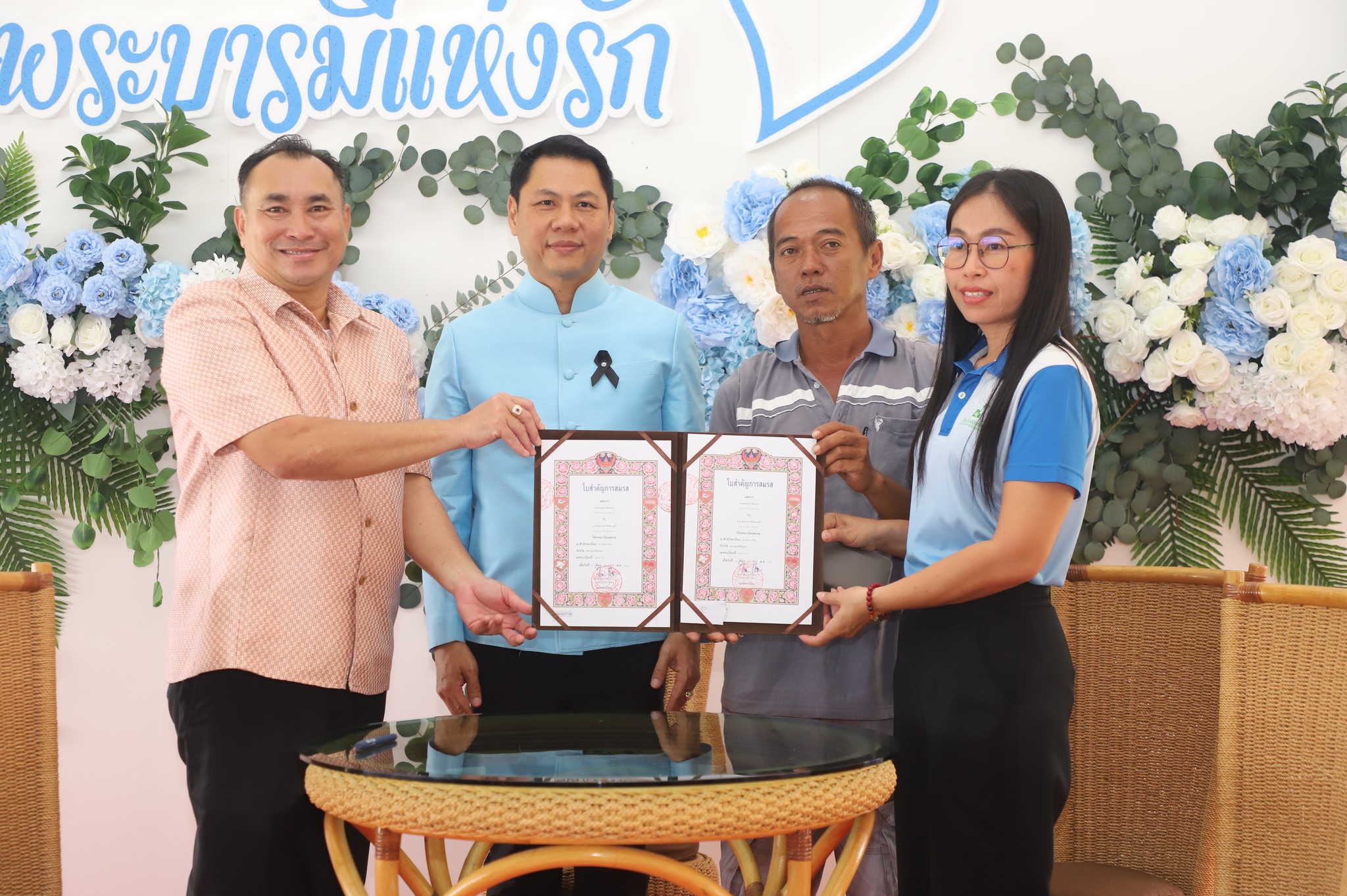 title - มากกว่าความรักระหว่างคู่ครอง คือความรักต่อปวงชน ส.ป.ก. จัดงาน “รักแห่งศิลป์ รักแห่งแผ่นดิน” พลังแห่งศิลปะที่เชื่อมโยงสถาบันและประชาชน